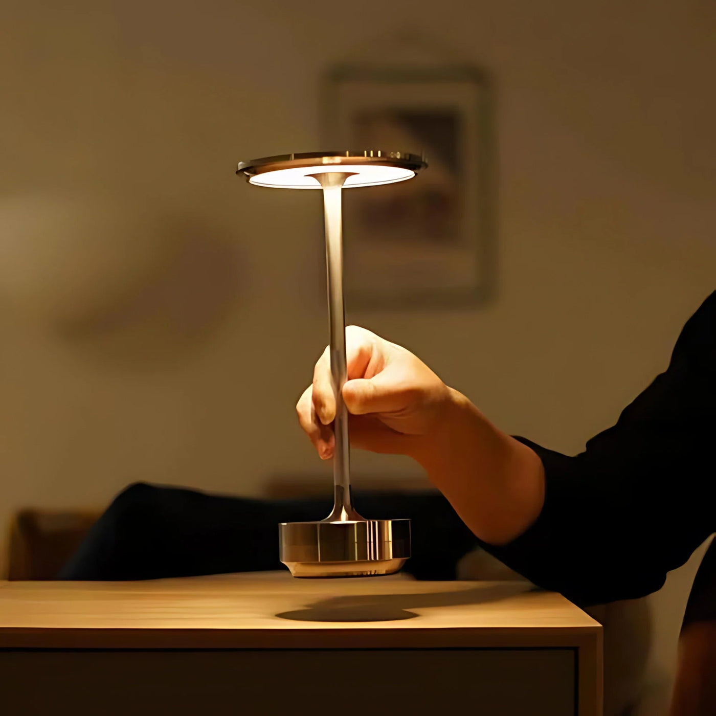 Portabel Bordslampa Mässing med Uppladdningsbart Batteri och Touchdimmer – Liten och Elegant Design för Inomhus och Utomhus 5
